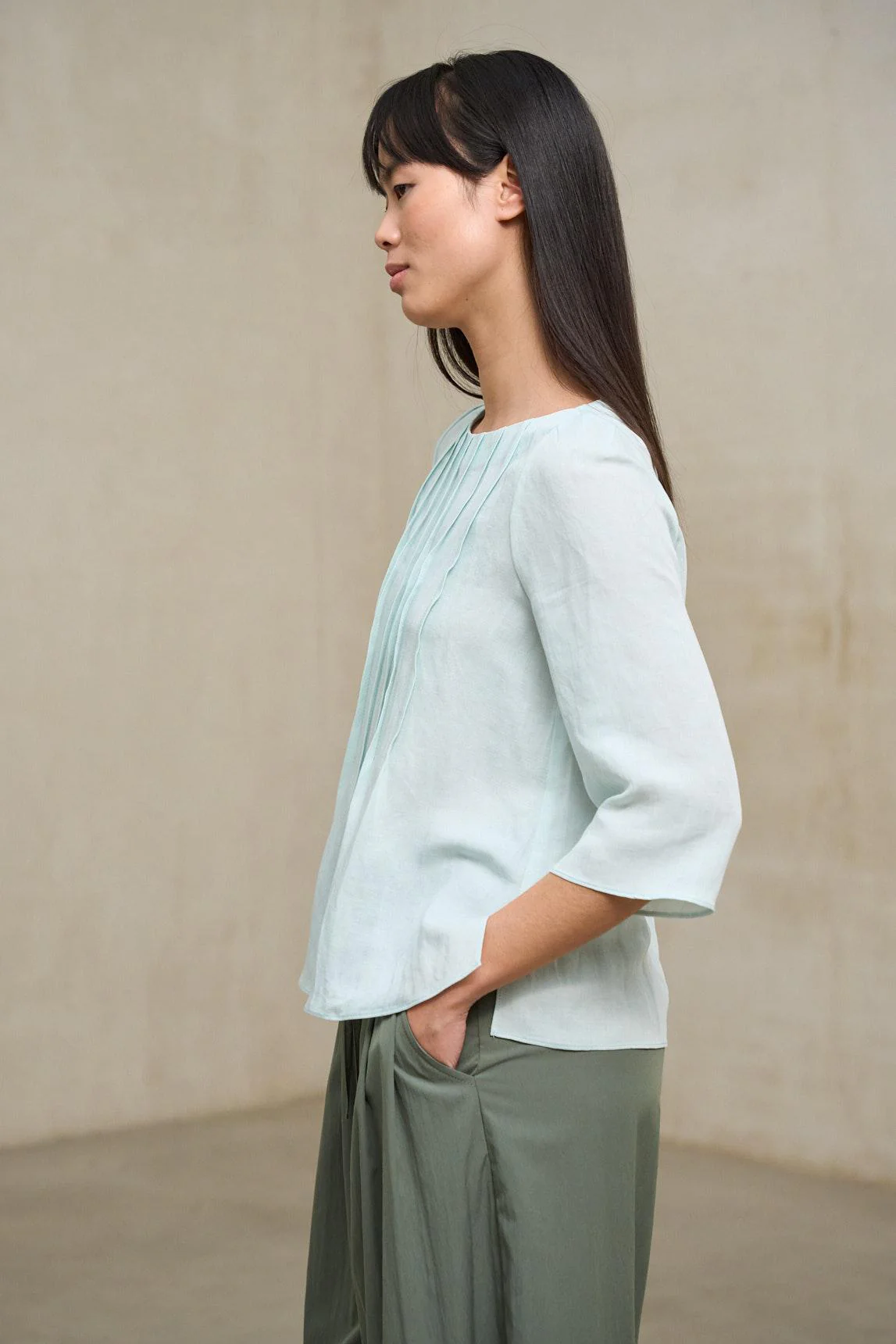 Light green Évania blouse - Image 3