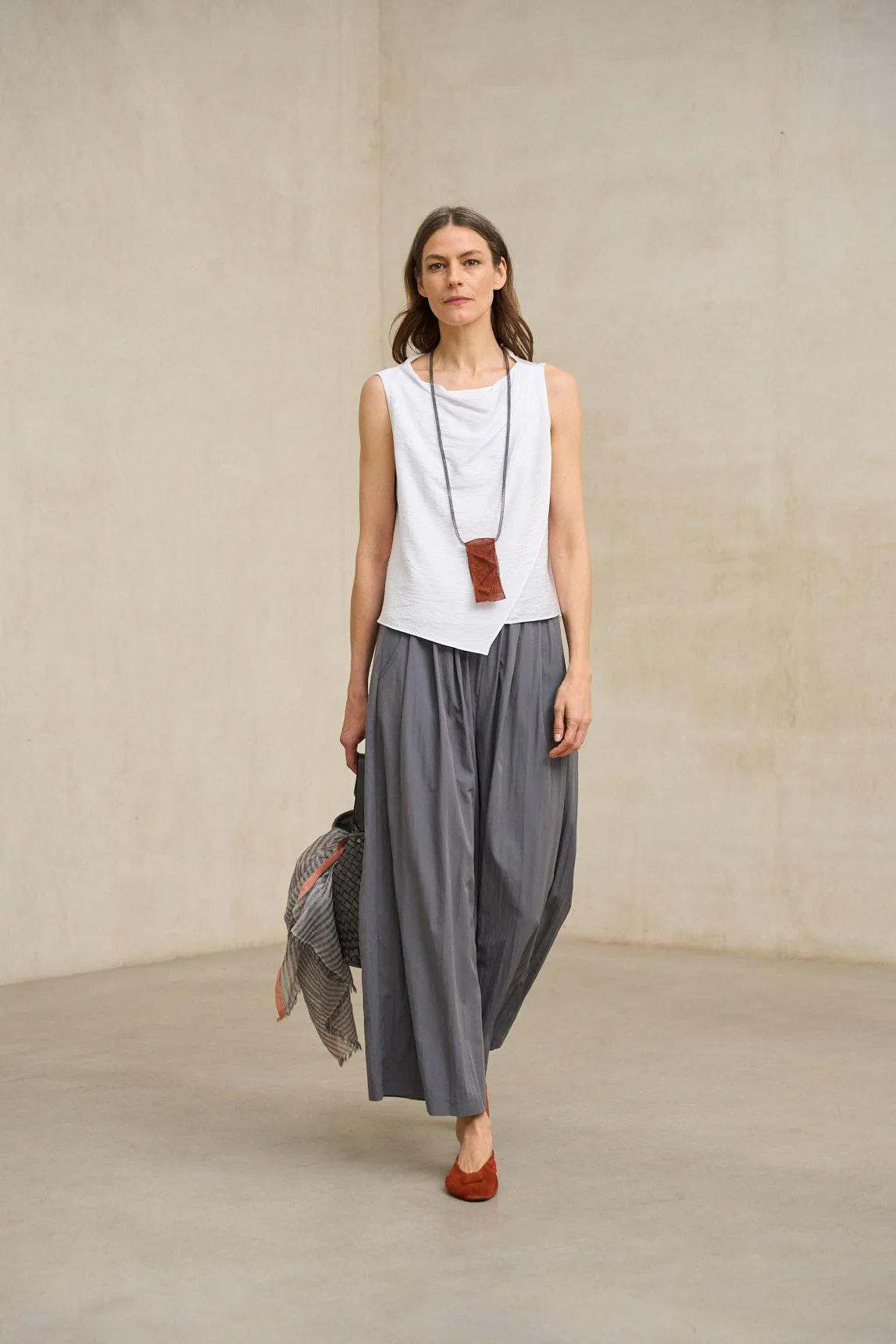 Nireya off-white blouse - Image 7
