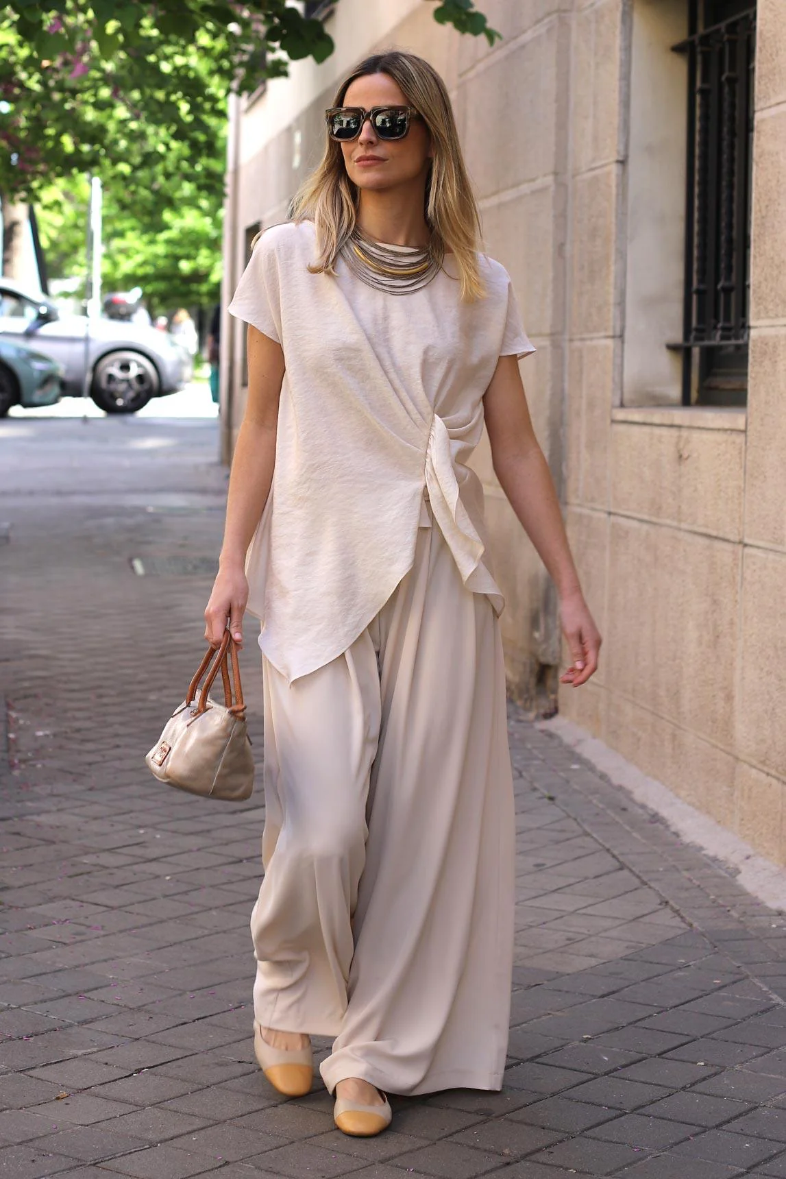 Virela off-white blouse - Image 4