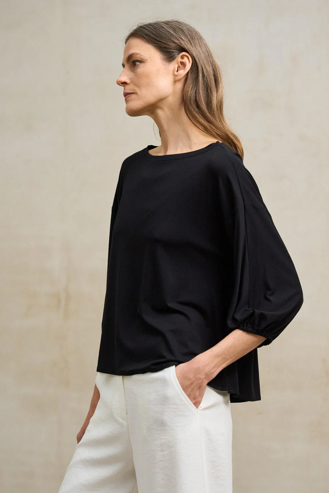 Eira Black T-shirt - Image 3