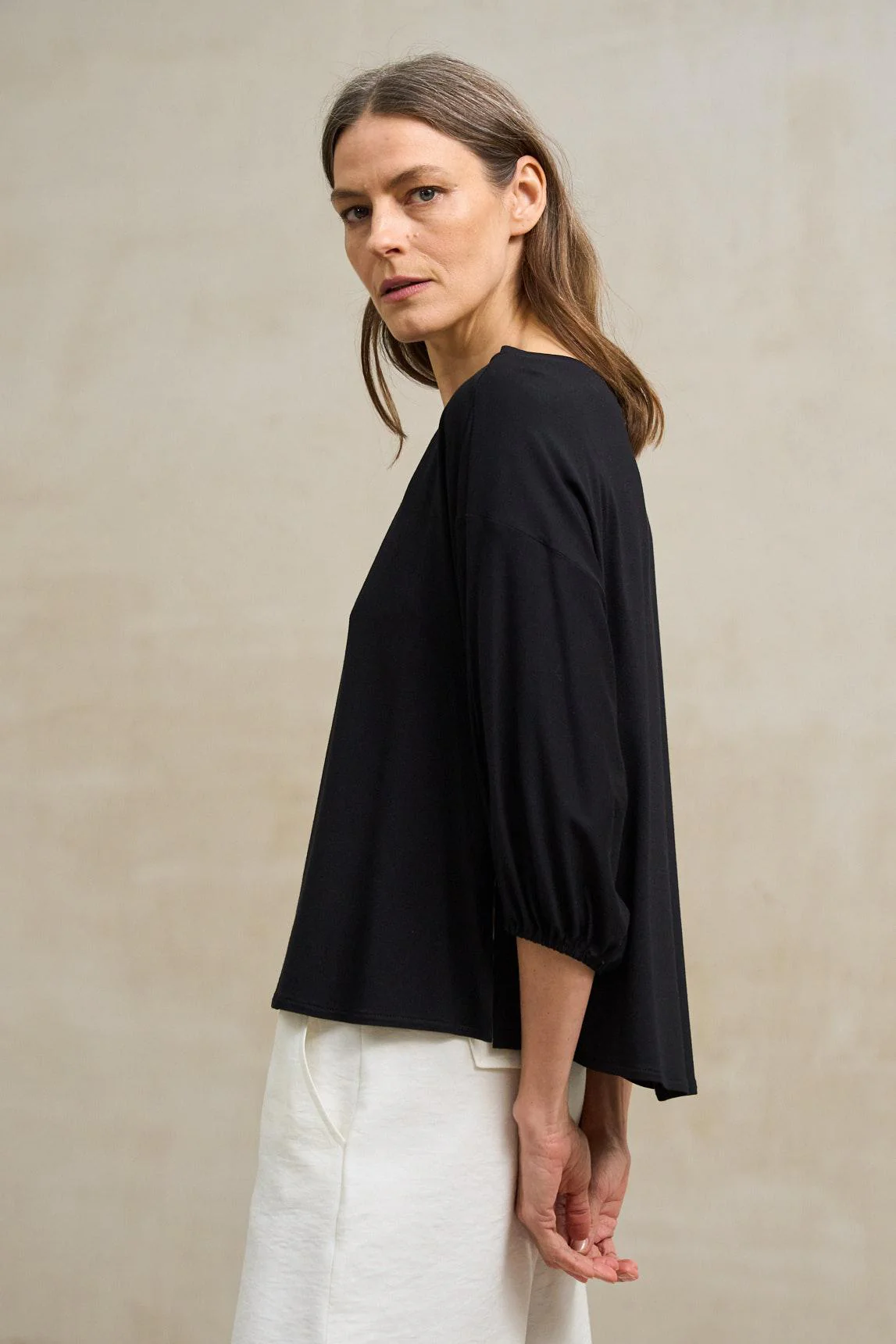 Eira Black T-shirt - Image 4