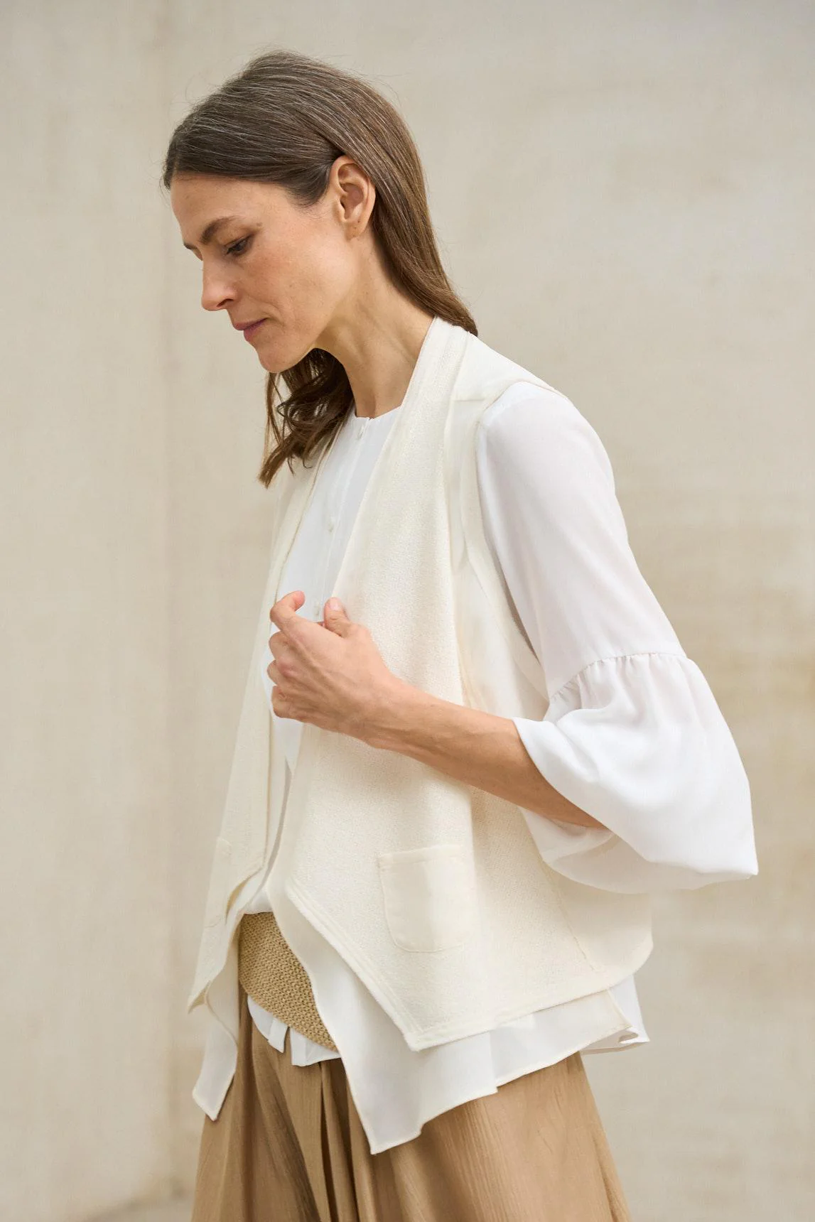 Beige Érine vest - Image 2