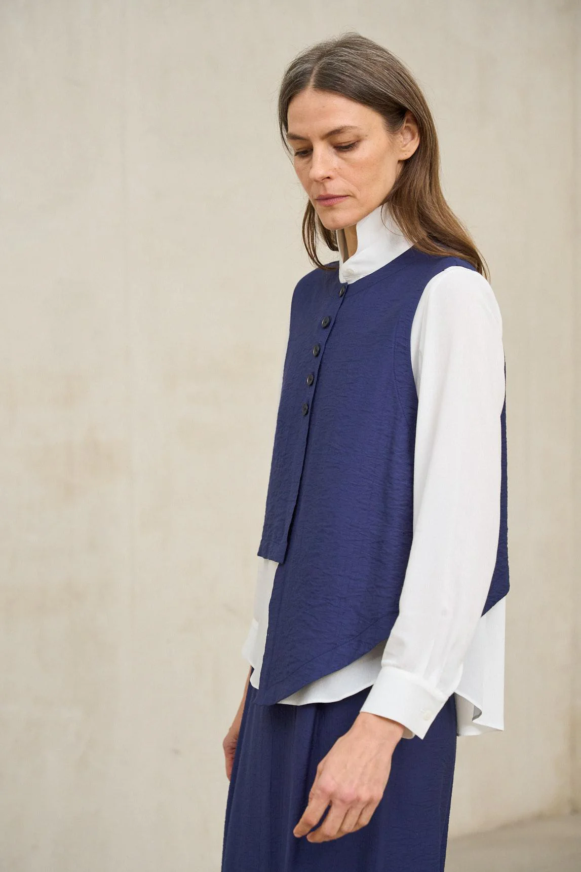 Freja navy blue vest - Image 2