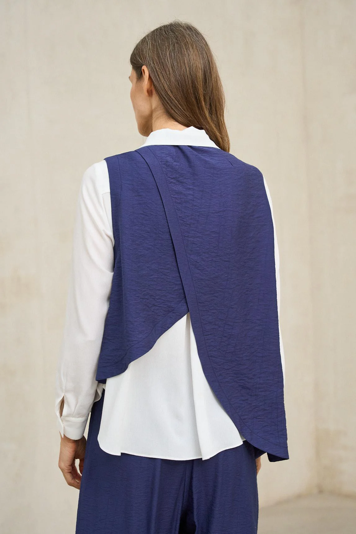 Freja navy blue vest - Image 3