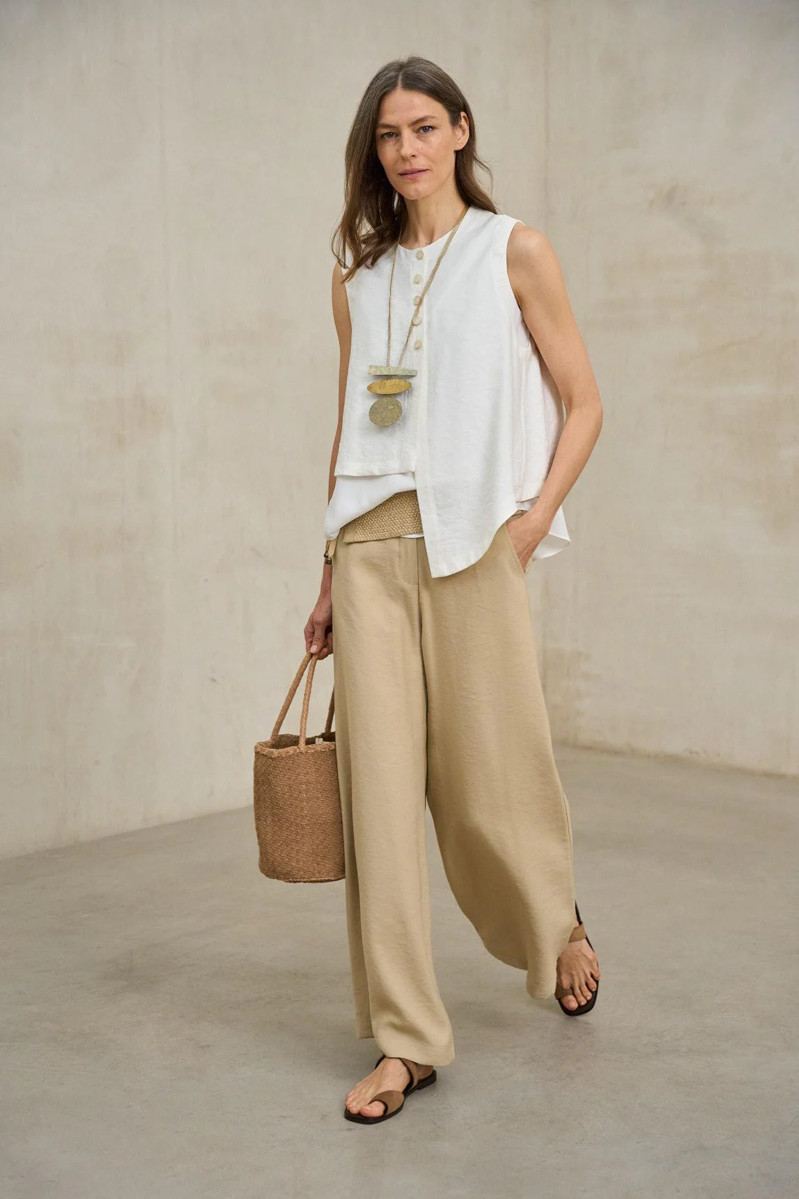 Freja white vest - Image 7