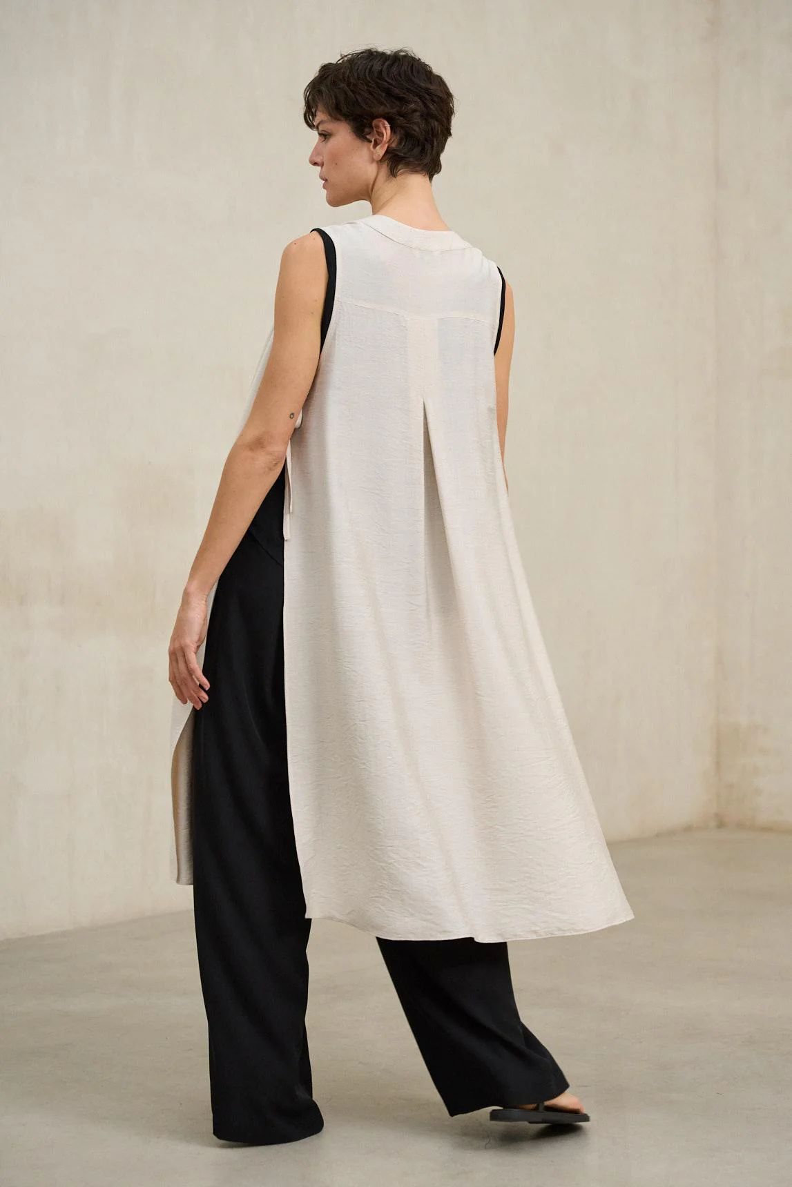 Mireth Ecru Vest - Image 4