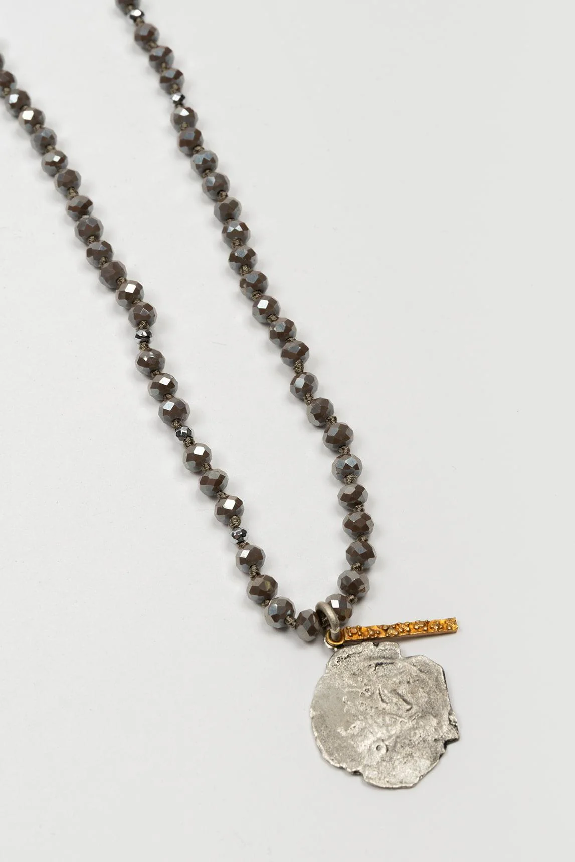 Arvyn dark grey necklace - Image 2