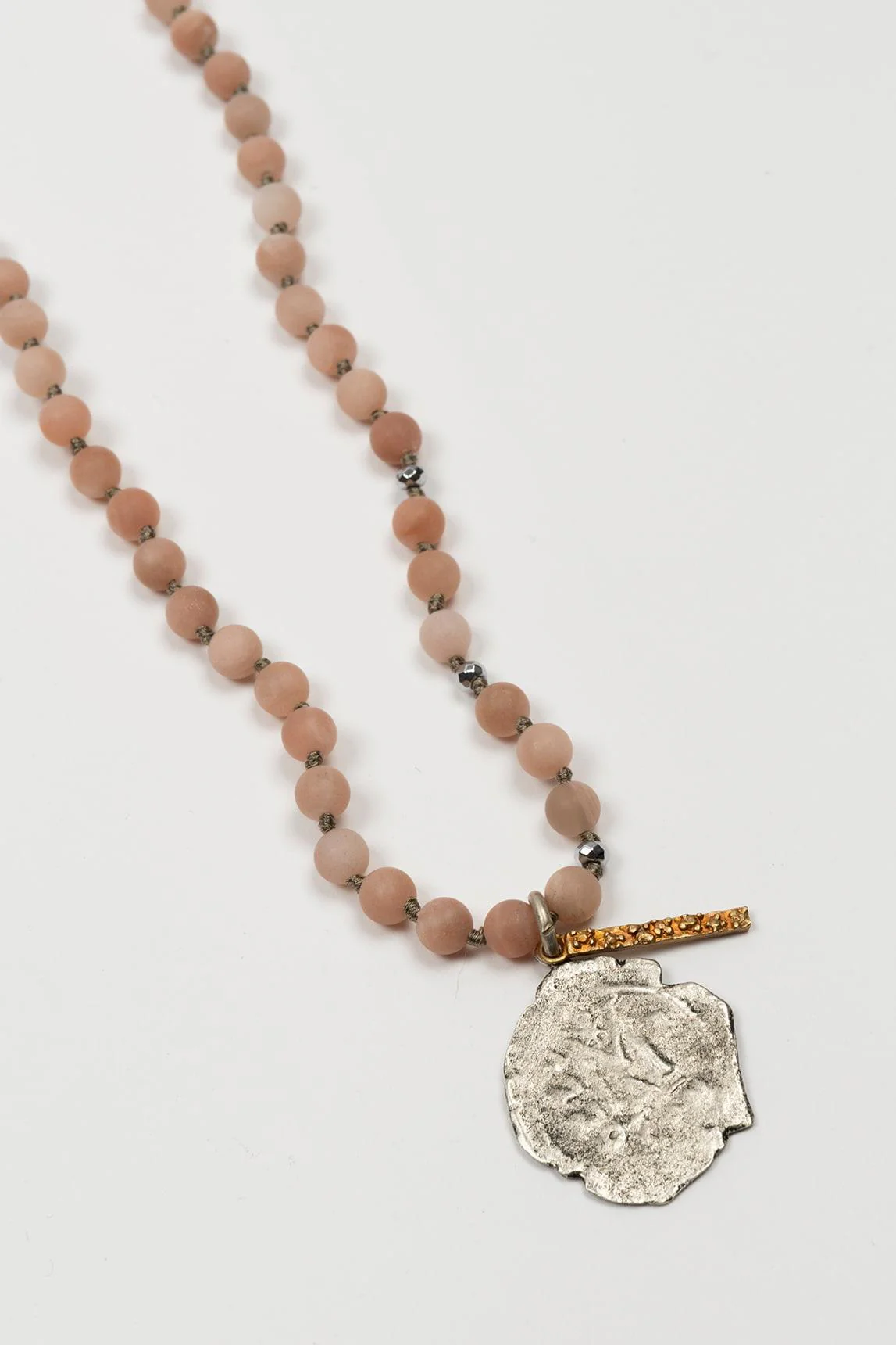 Powder pink Arvyn necklace - Image 2