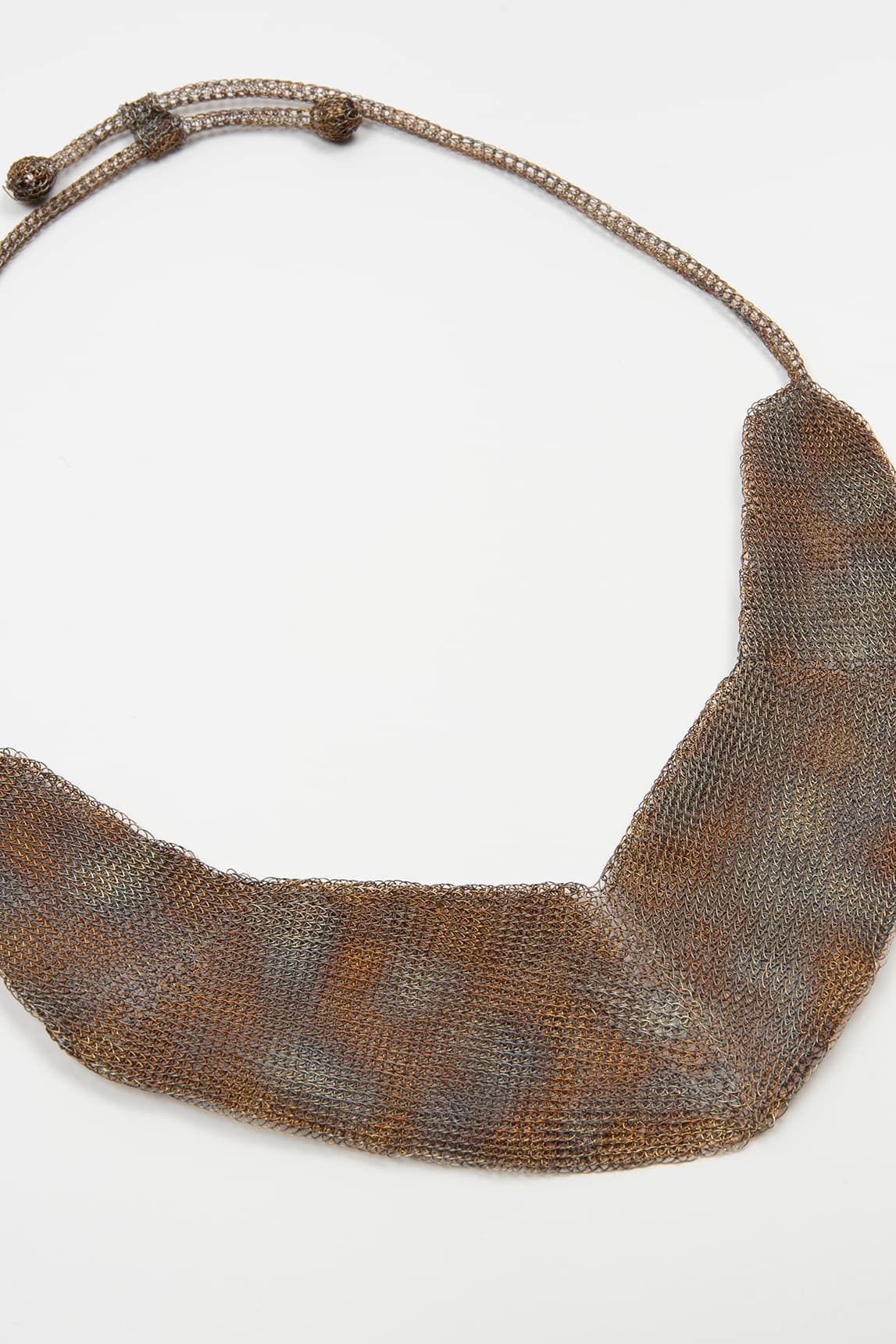 Vega bronze mesh necklace - Image 2