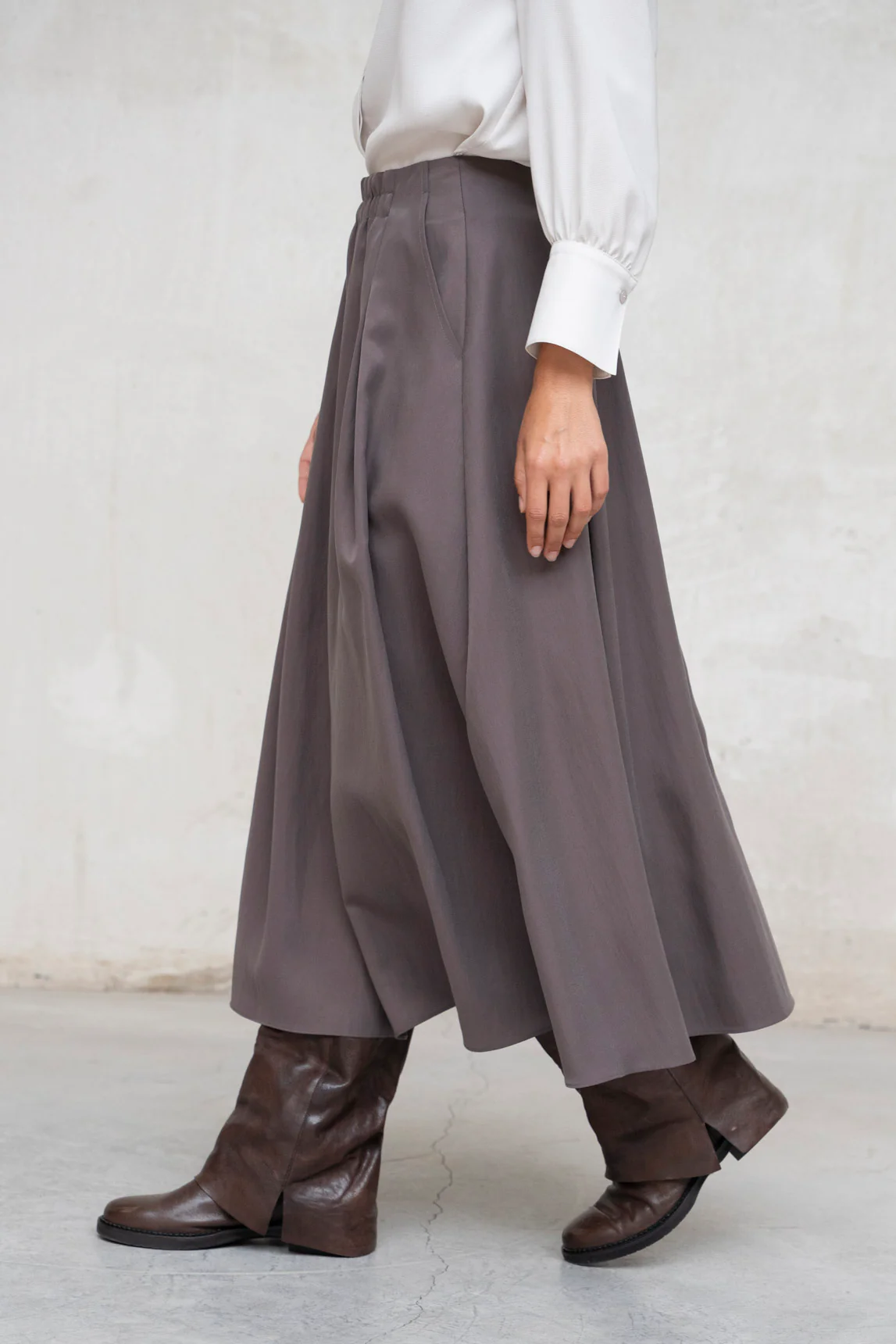 Lerici taupe skirt - Image 4
