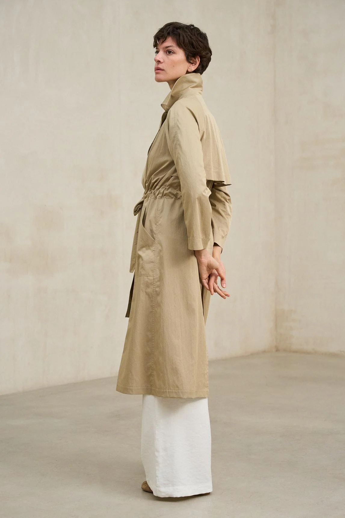 Lierna beige trench coat - Image 3