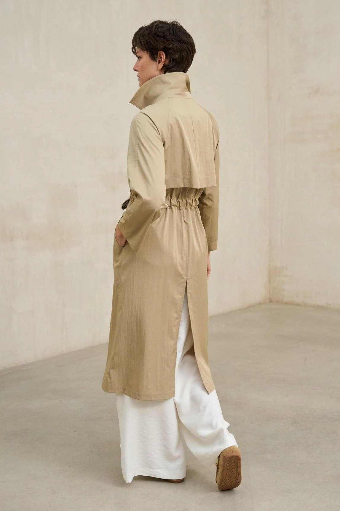Lierna beige trench coat - Image 4