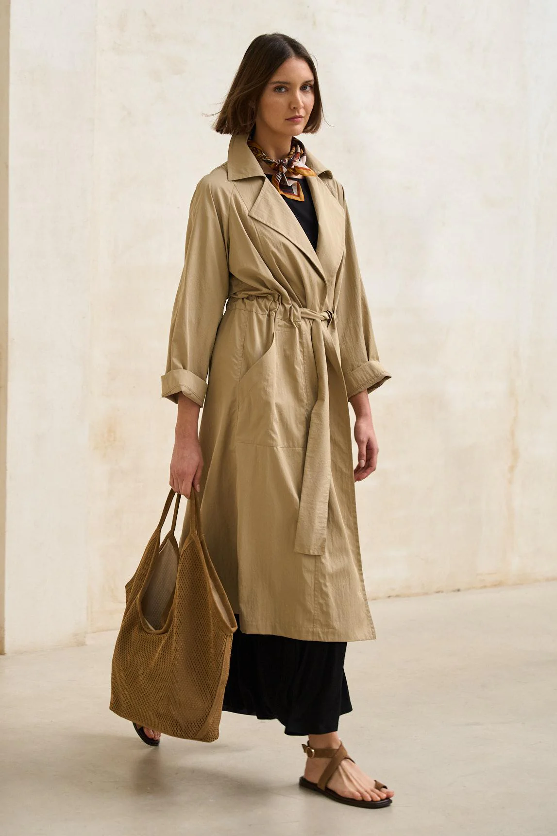 Lierna beige trench coat - Image 6
