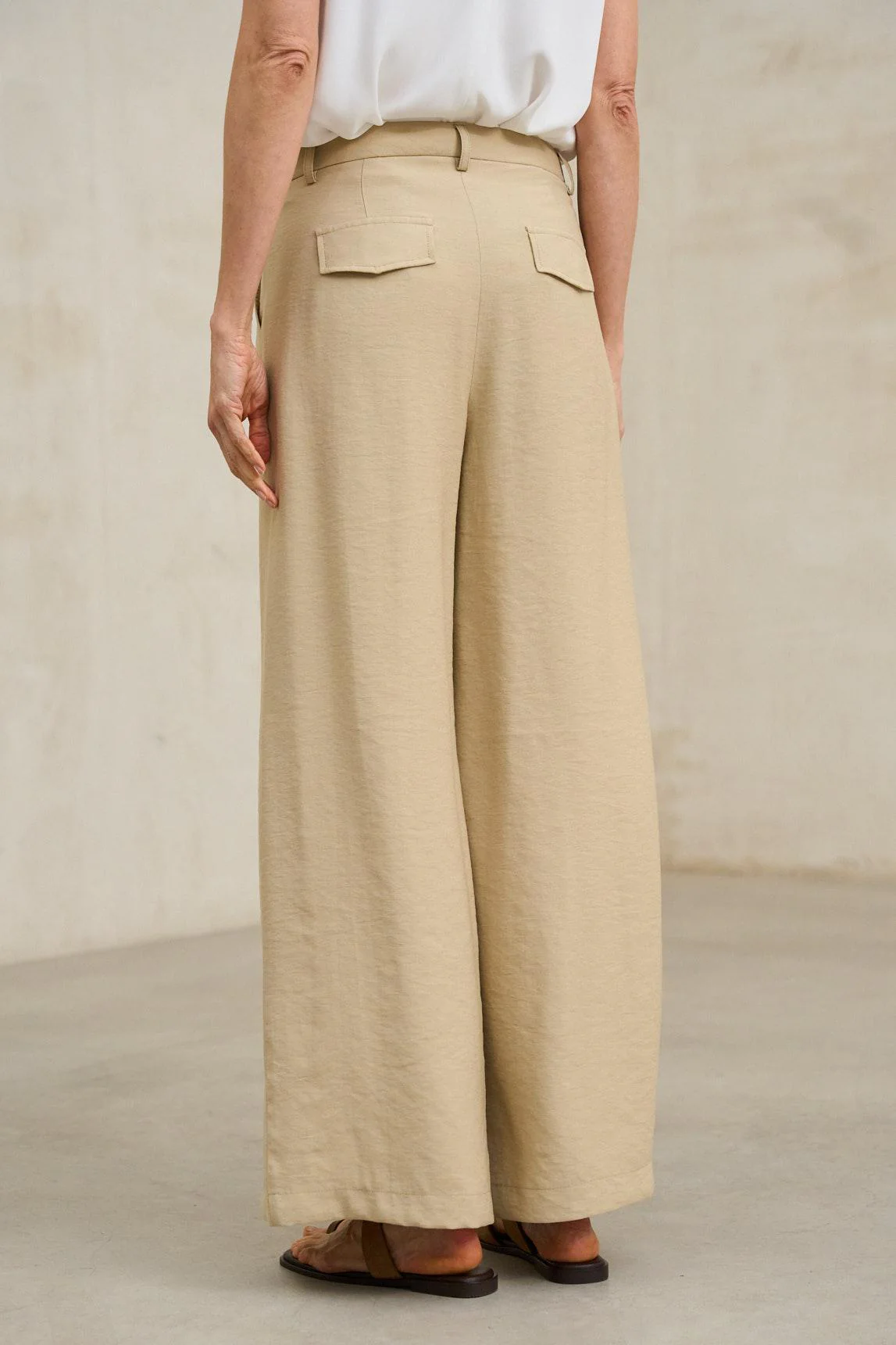 Lysel beige trousers - Image 3