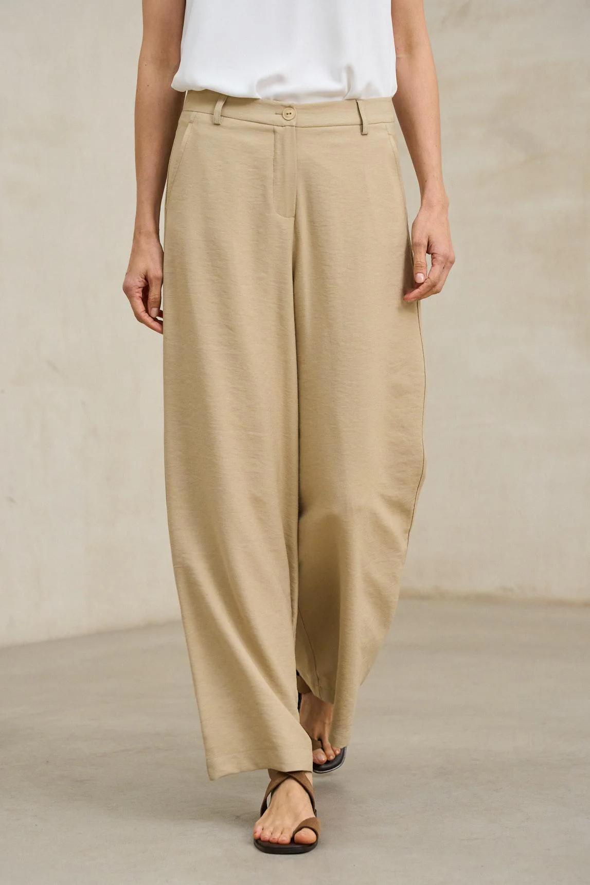 Lysel beige trousers - Image 4