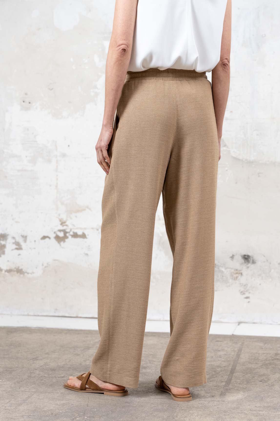 Camel Issé trousers - Image 4