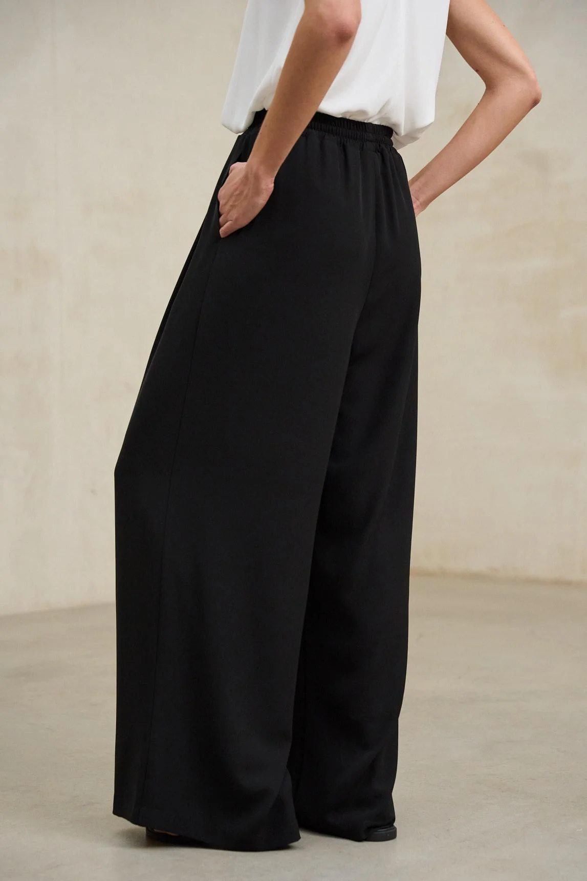 Lirien black trousers - Image 3