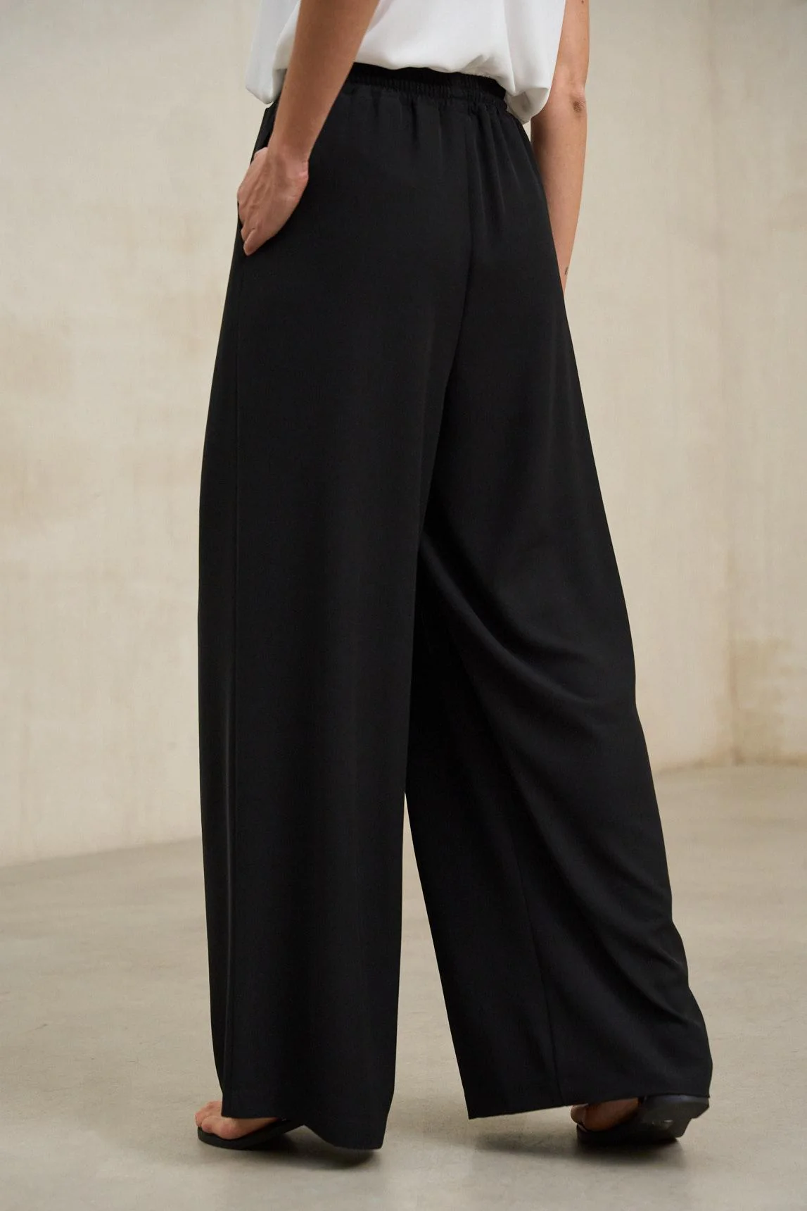 Lirien black trousers - Image 4