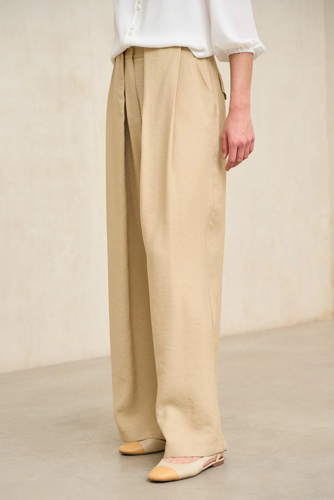 Beige Lyss trousers - Image 2