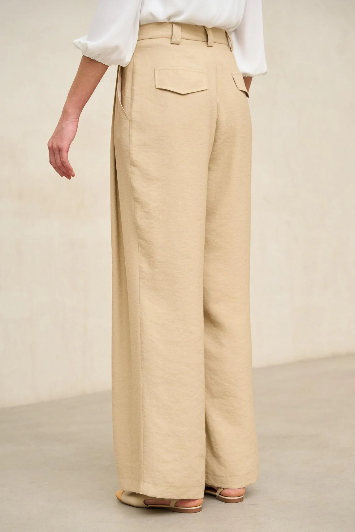 Beige Lyss trousers - Image 5