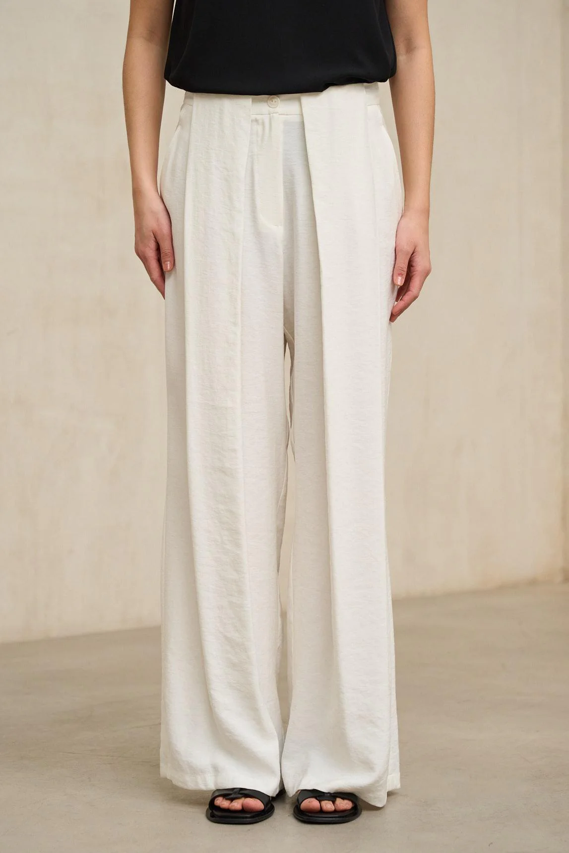 Lyss white trousers - Image 4