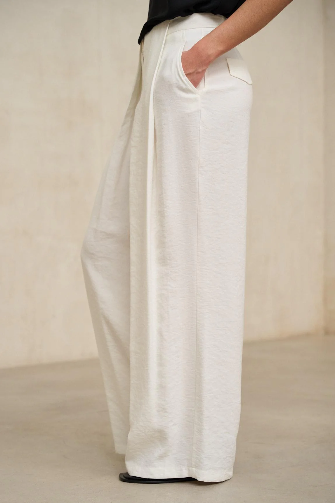 Lyss white trousers - Image 5