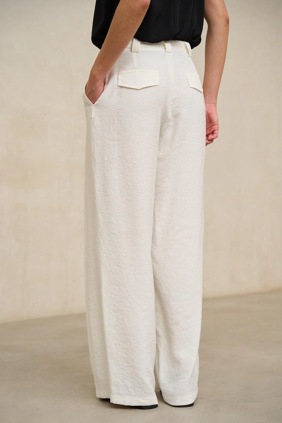 Lyss white trousers - Image 6