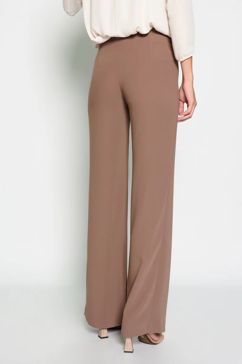 Palazzo pants makeup - Image 4