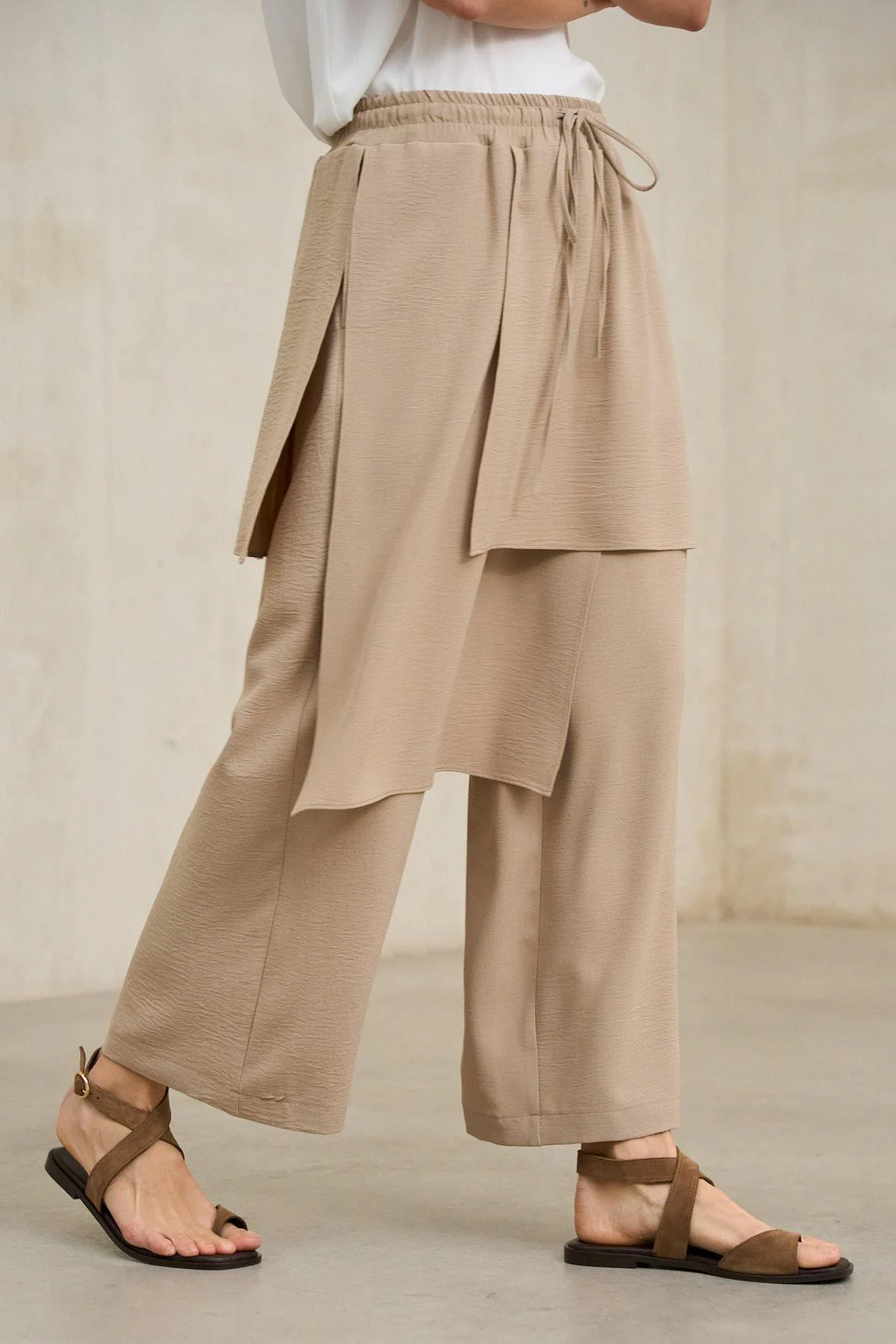 Vion beige sand skirt-pants - Image 3