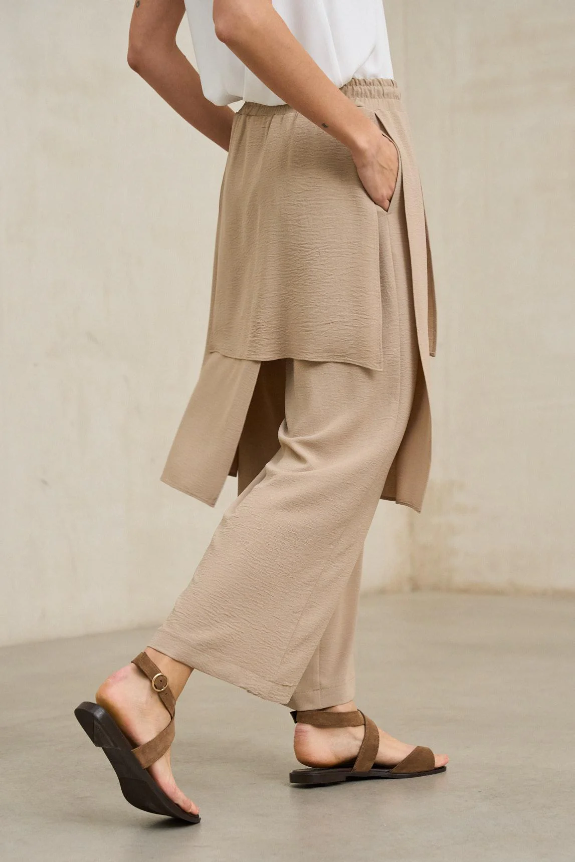Vion beige sand skirt-pants - Image 4