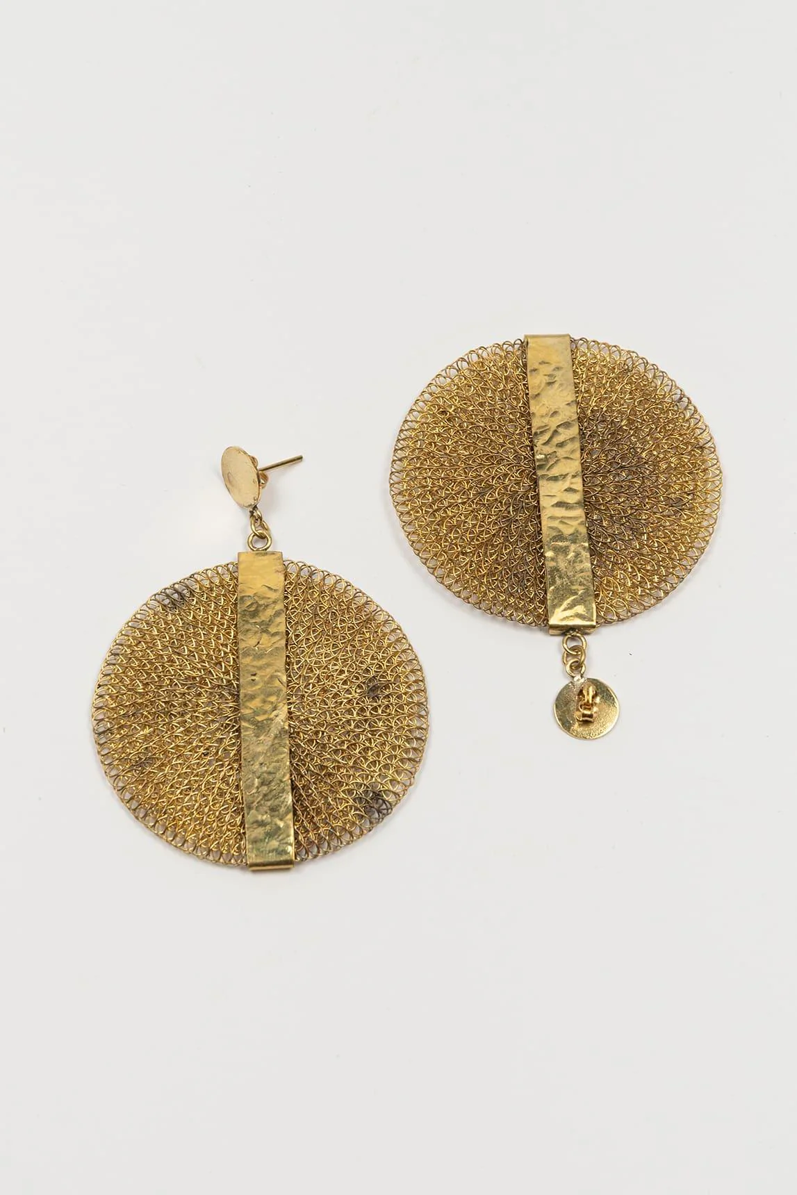 Darsel gold mesh earrings - Image 2