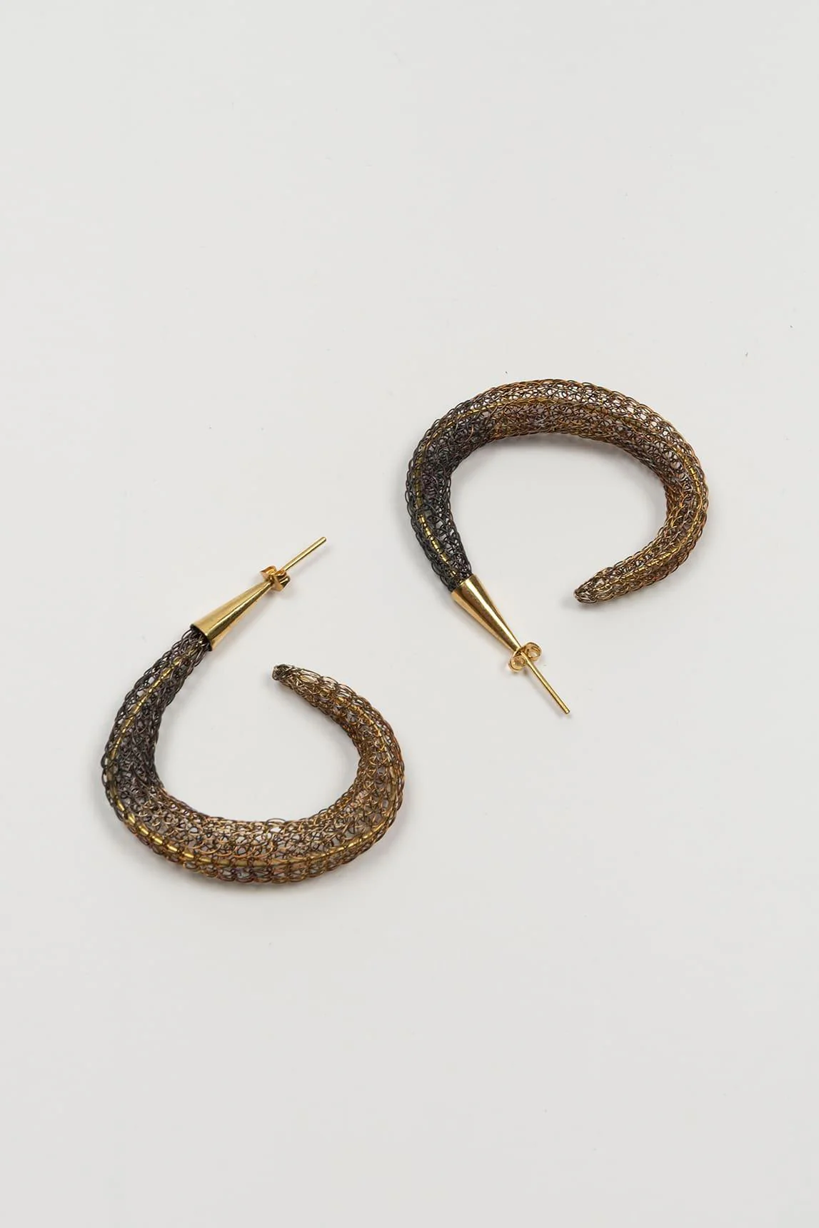 Two-tone Zurel mesh earrings - Image 2