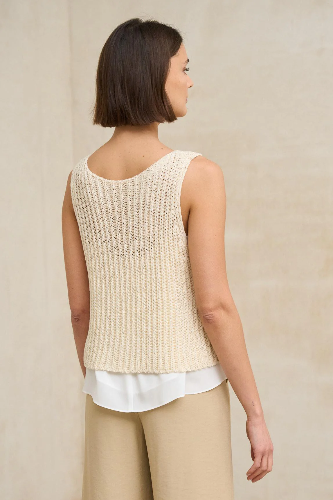 Elnara vest in ecru - Image 3