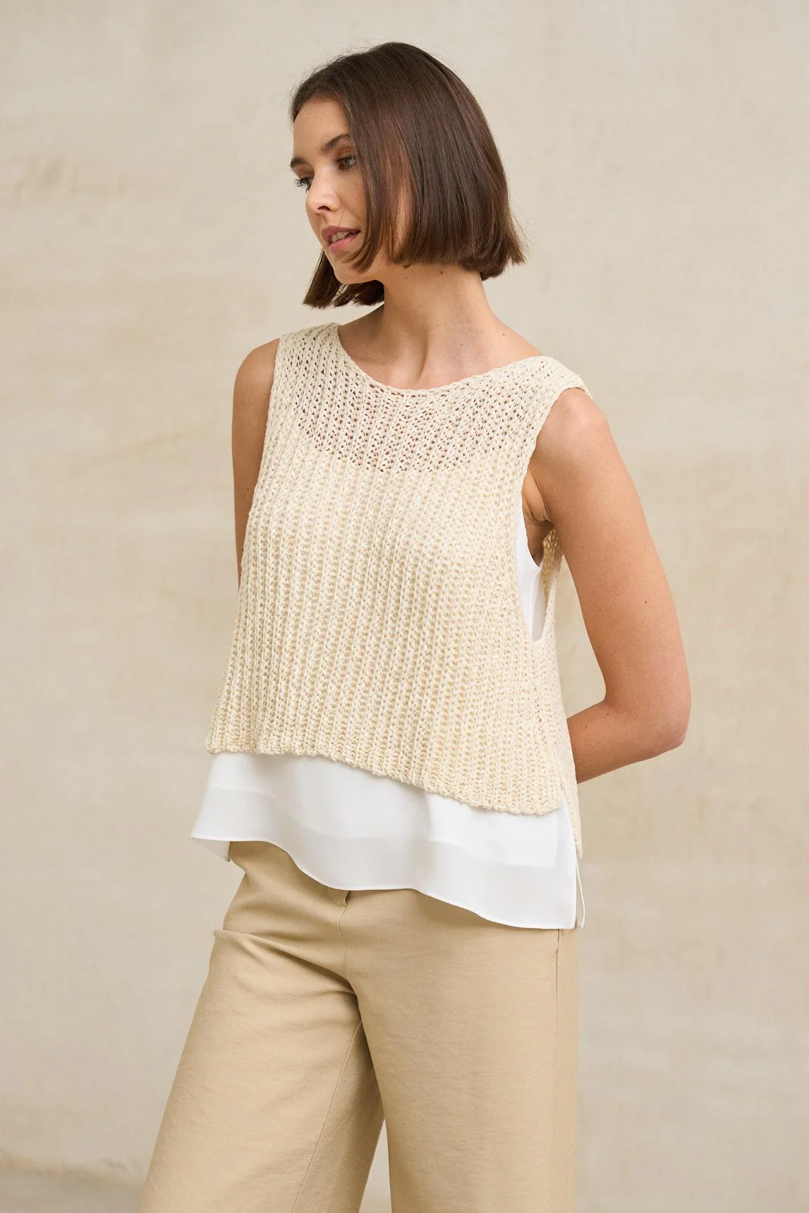 Elnara vest in ecru - Image 4