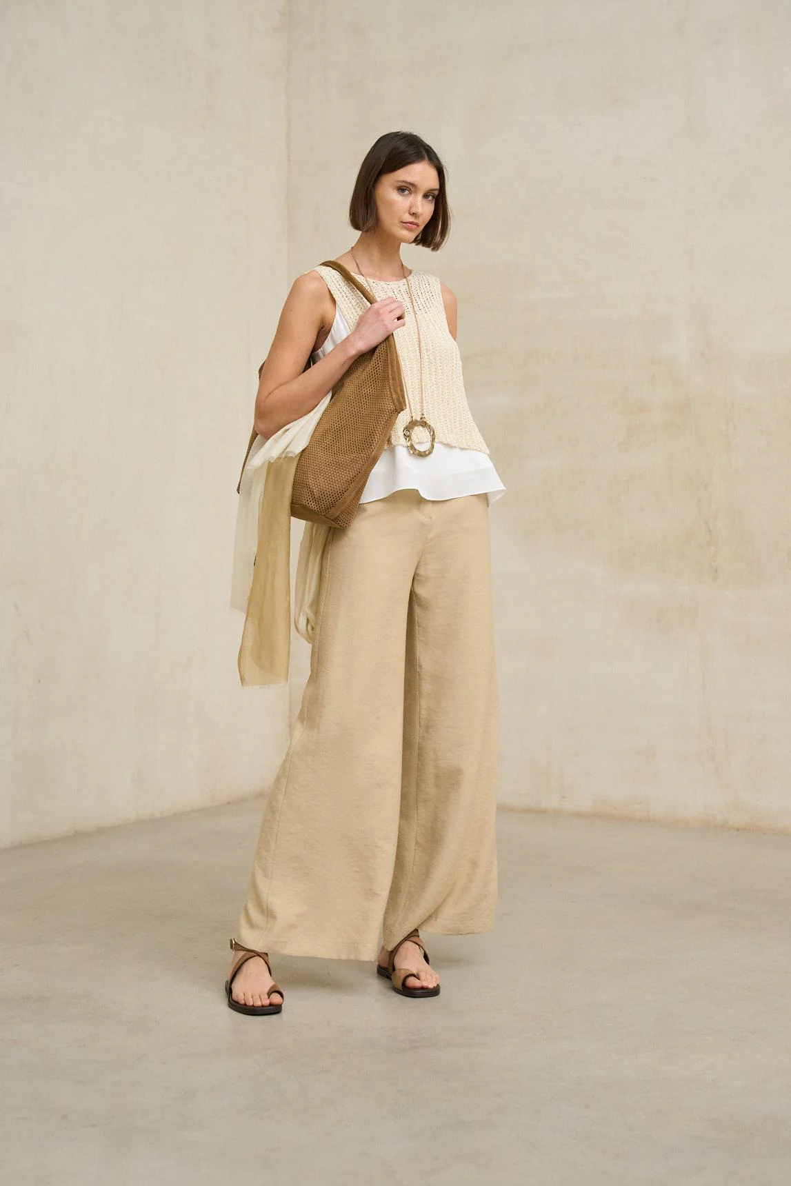 Elnara vest in ecru - Image 5