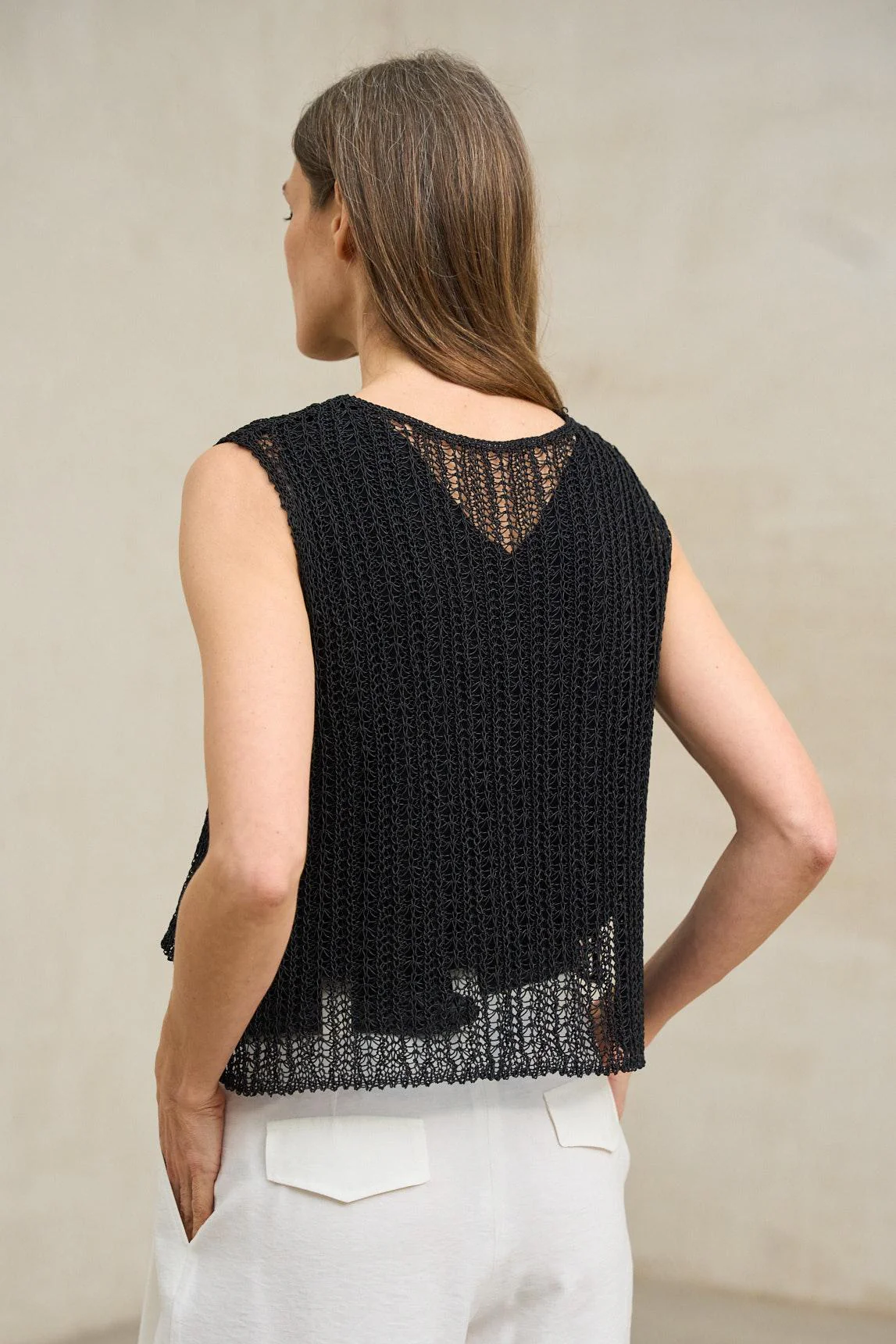 Erya black vest - Image 3