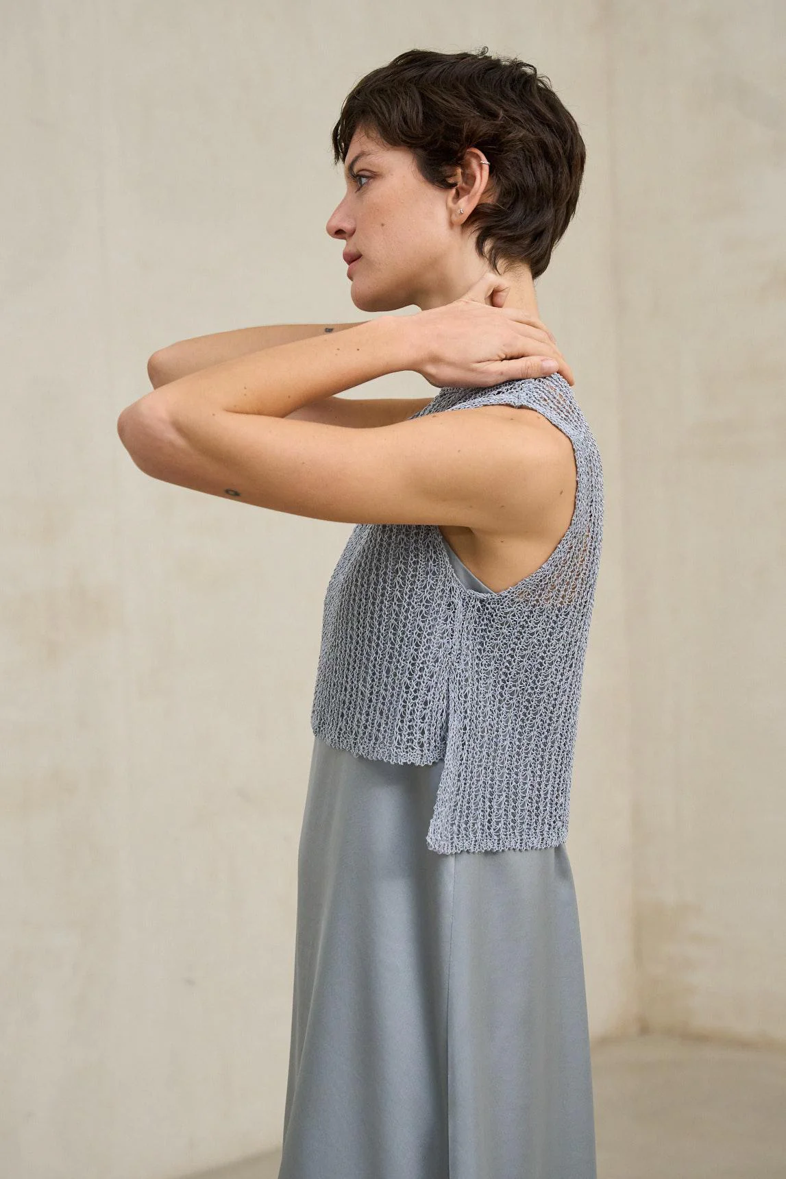 Erya steel blue vest - Image 2