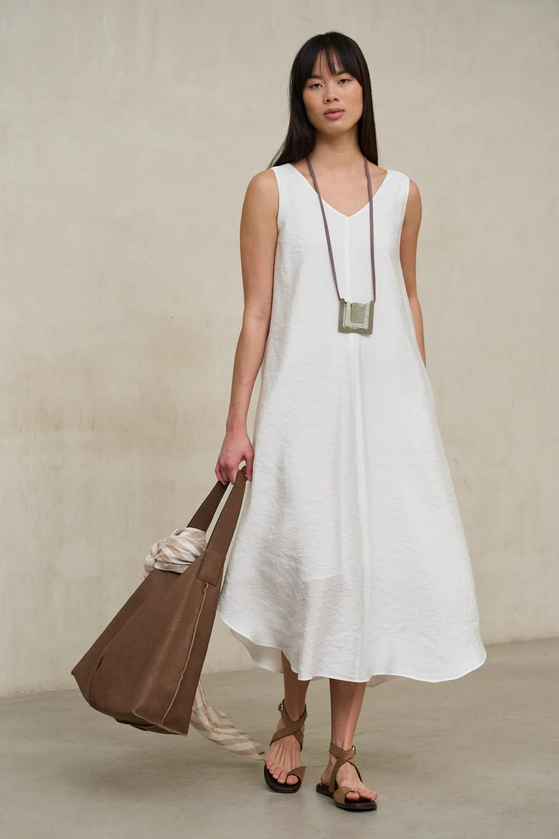 Elenya white dress - Image 4