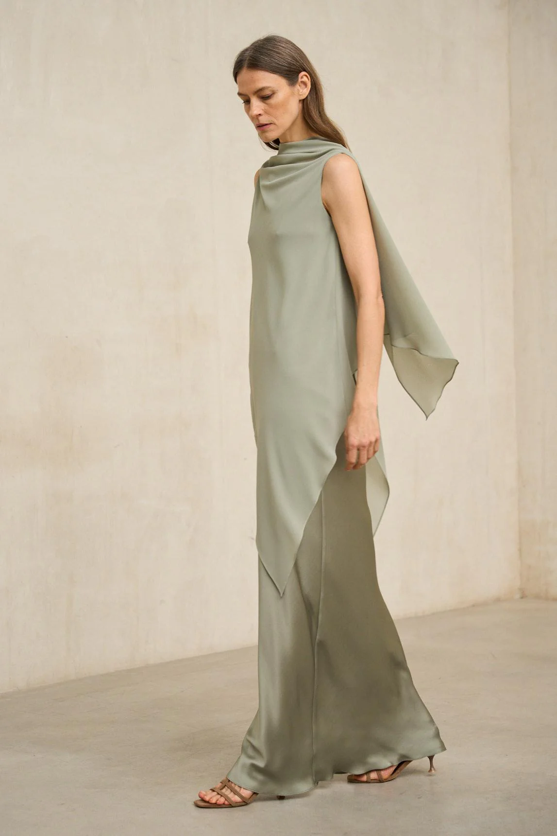 Kaedryn dress in sage green - Image 2