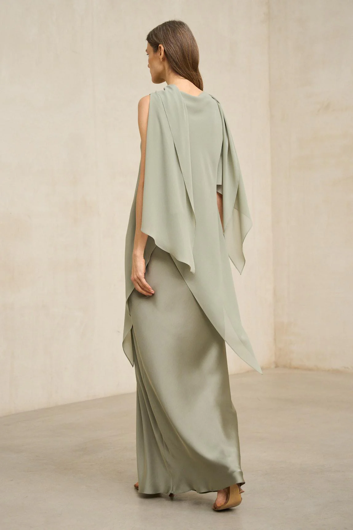 Kaedryn dress in sage green - Image 3