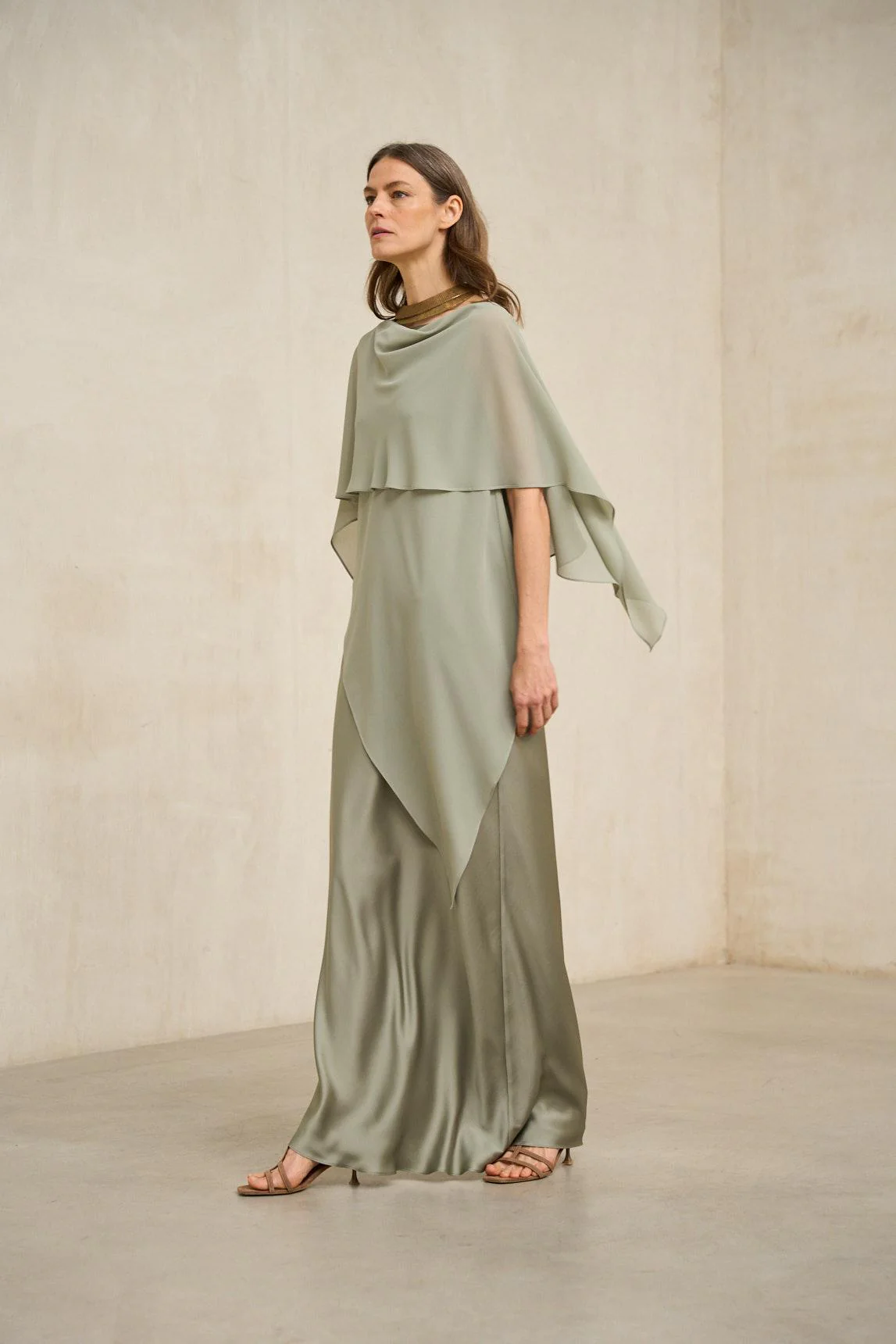 Kaedryn dress in sage green - Image 7
