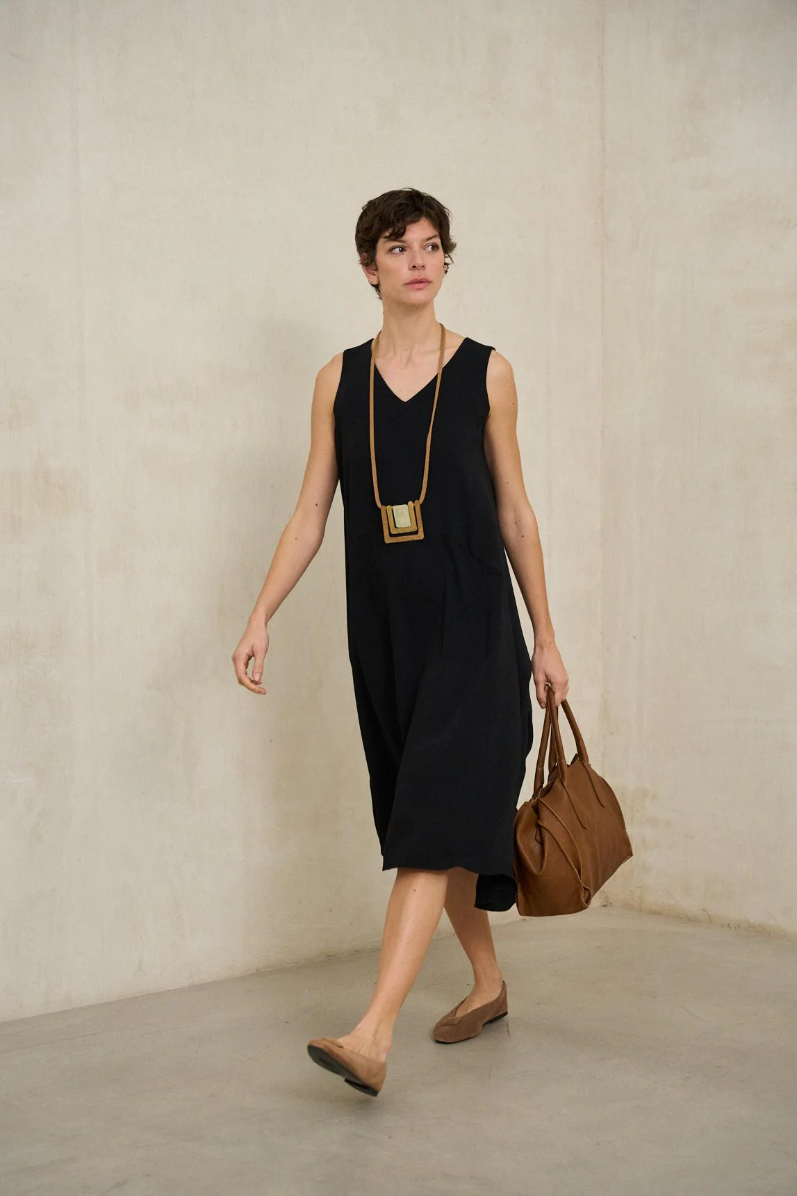 Naïra black dress - Image 6