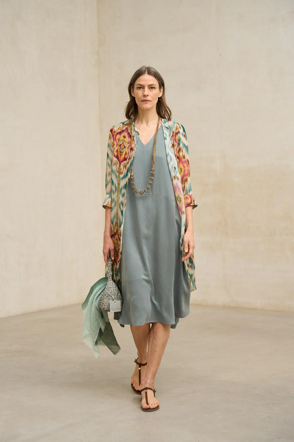 Naïra dress in sage green - Image 4