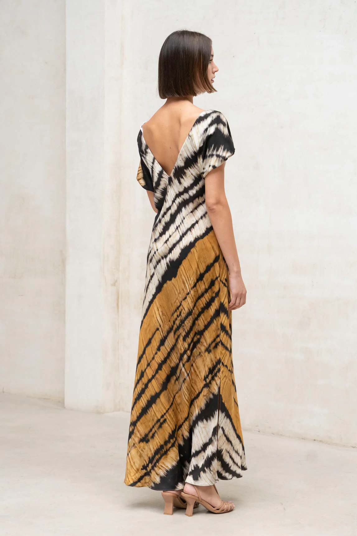 Yungle dress with mustard and black print - Image 3