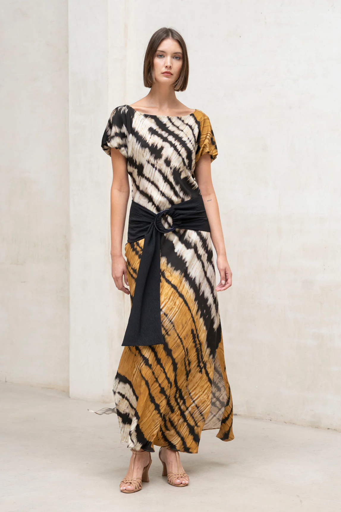 Yungle dress with mustard and black print - Image 8